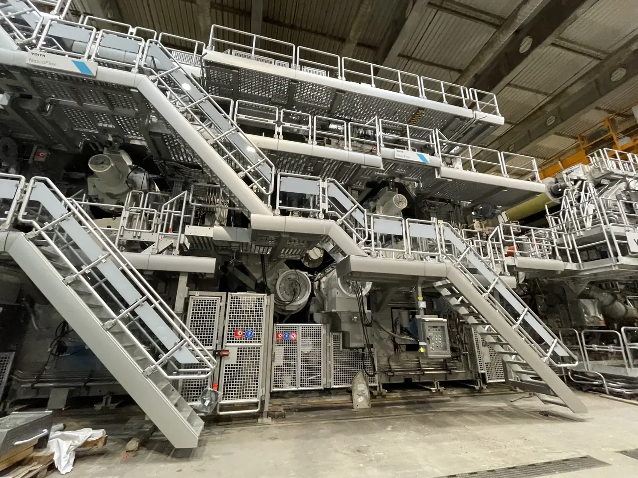 Section presse d'une machine à papier pendant un arrêt technique